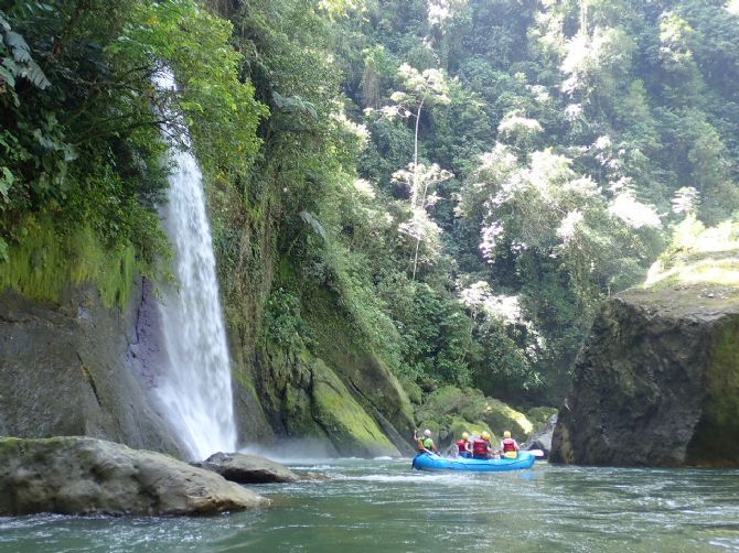 2 Day Rafting Trip on the Pacuare