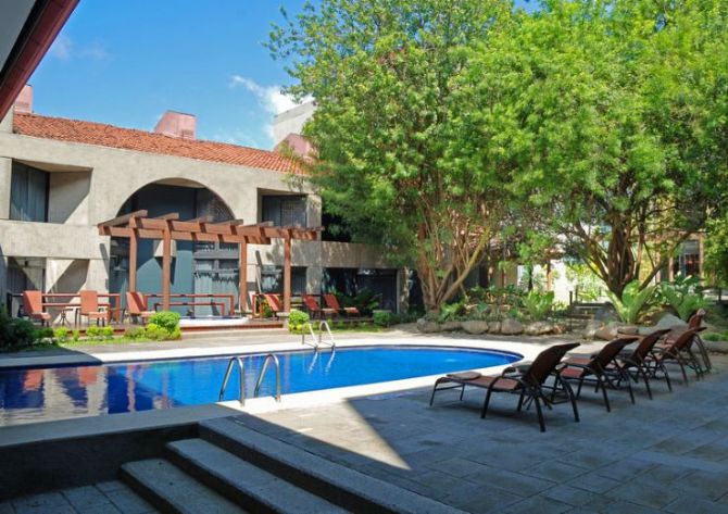 Pool gardens at Radisson San Jose