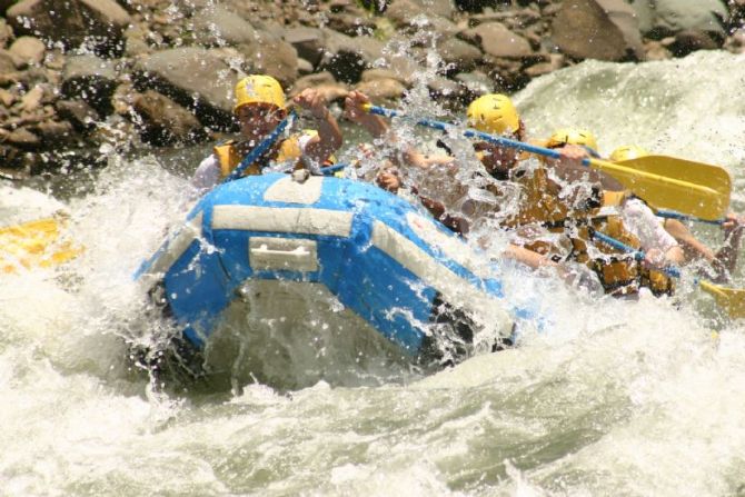 Going through a rapid on the Pacuare River