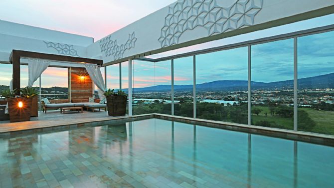 Pool with city view at Sheraton San Jose Hotel