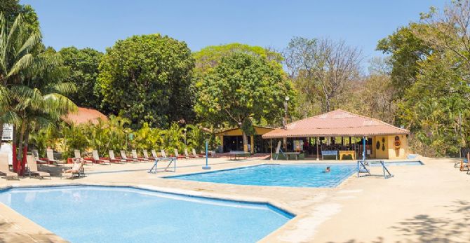 Swimming pool at Nacazcol Hotel & Villas