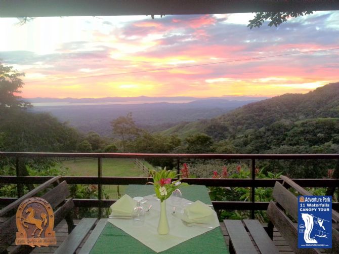 Table for two with amazing view, Vista Golfo