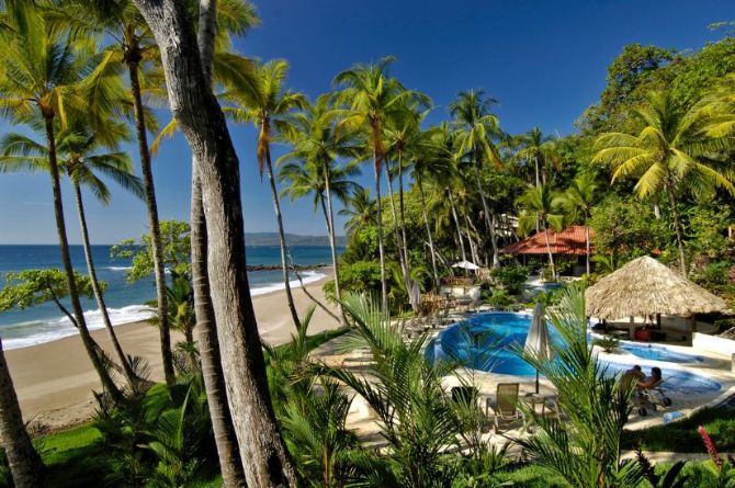 Beachfront Pool at Tango Mar