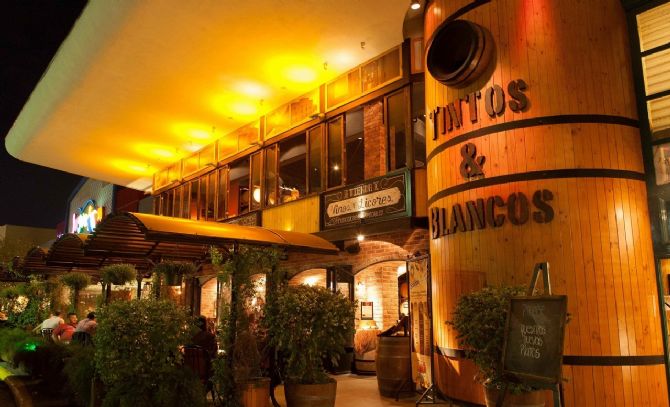 Tintos & Blancos, Escazu