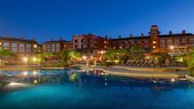Los Sueños Marriott Ocean & Golf Resort pool at night