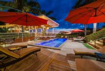 Night at the pool in Hotel Palma de Oro