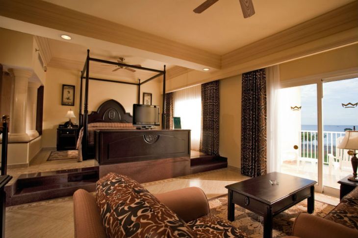 Senior Suite at the Hotel Riu Guanacaste